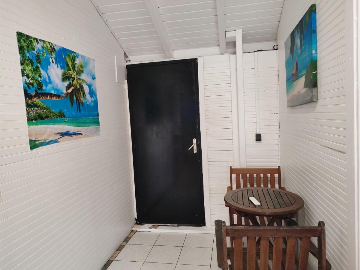 Bungalow 2 Ch A St Francois Hébergement de vacances *