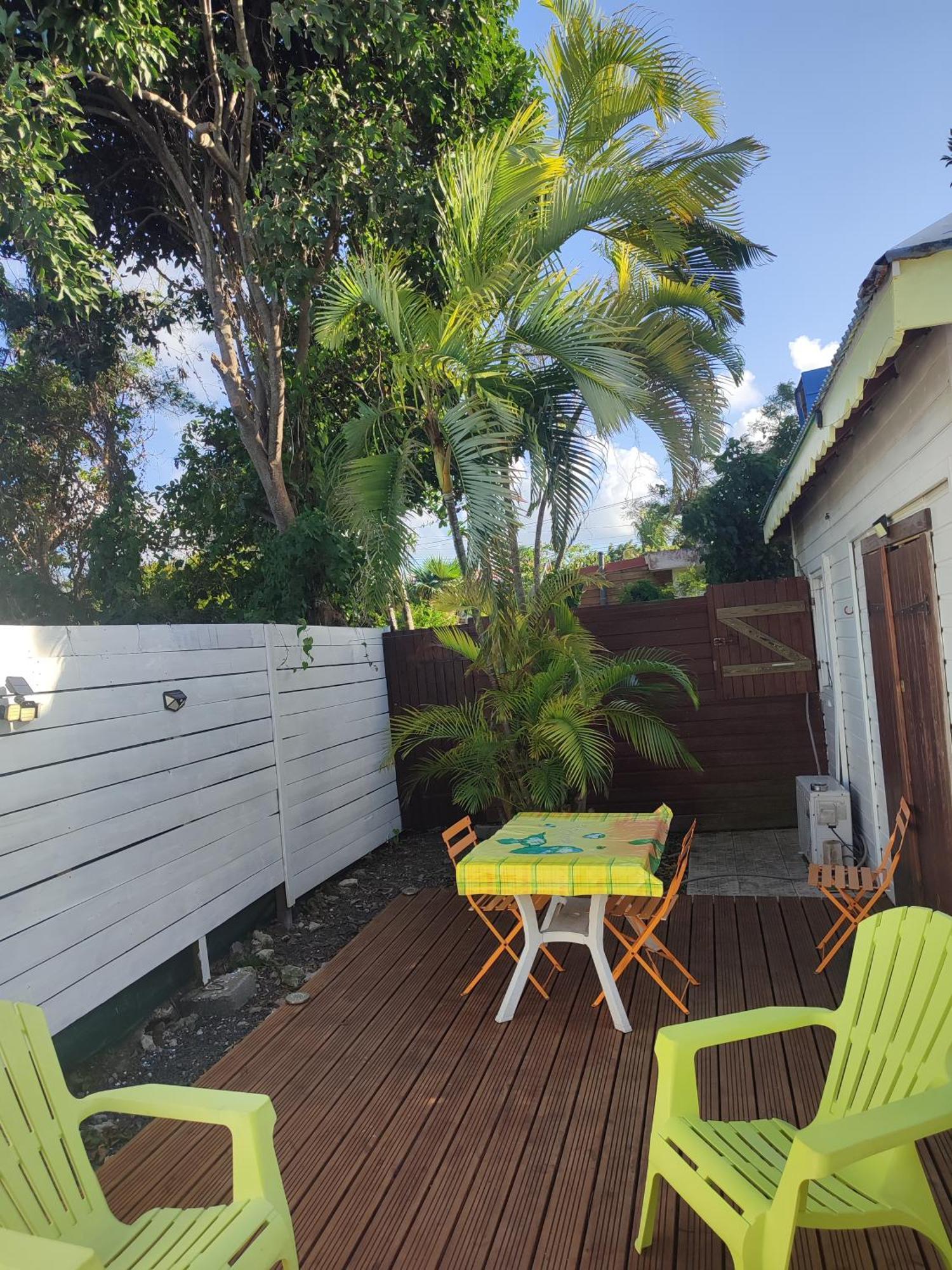 Bungalow 2 Ch A St Francois Hébergement de vacances *